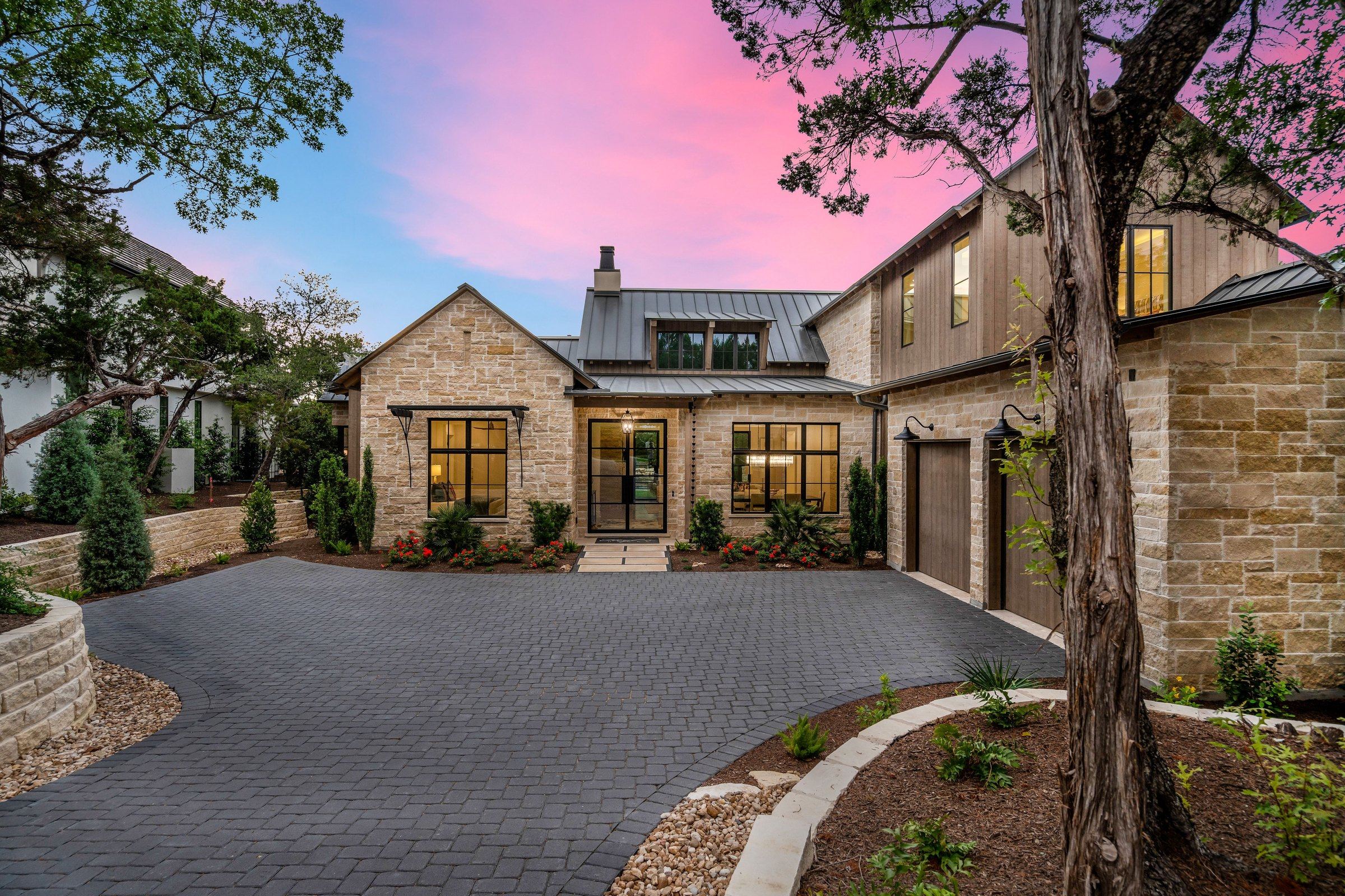 Twilight front arrival at 4300 Amarra Drive