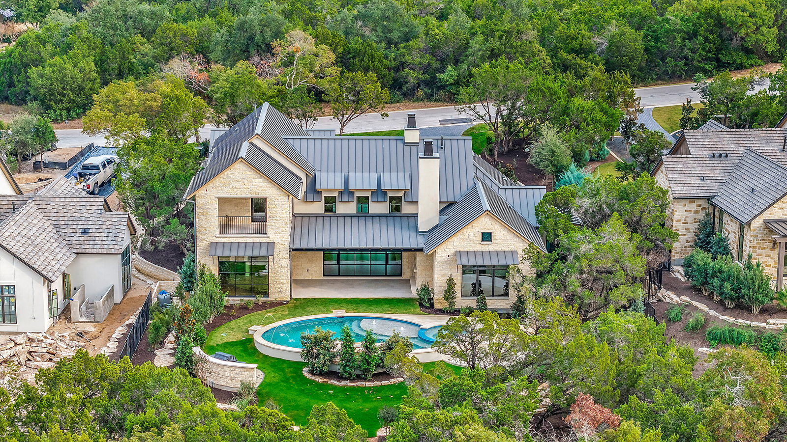 Landscaped grounds and architecture at Amarra Cottages